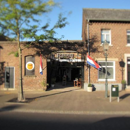 Koperen Keteltje Panzió Nieuwstadt Kültér fotó